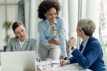 Conexões fortalecem mulheres no mundo corporativo e ampliam a liderança feminina