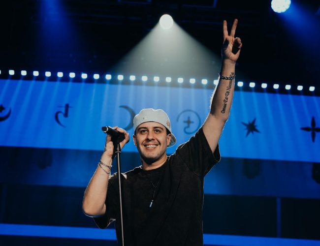 Bruno Diegues leva seu show “Mais Uma Noite” a Curitiba